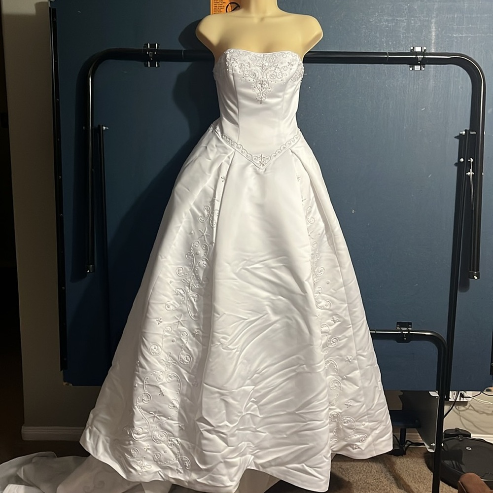 Christina wu princess white wedding gown sz 4